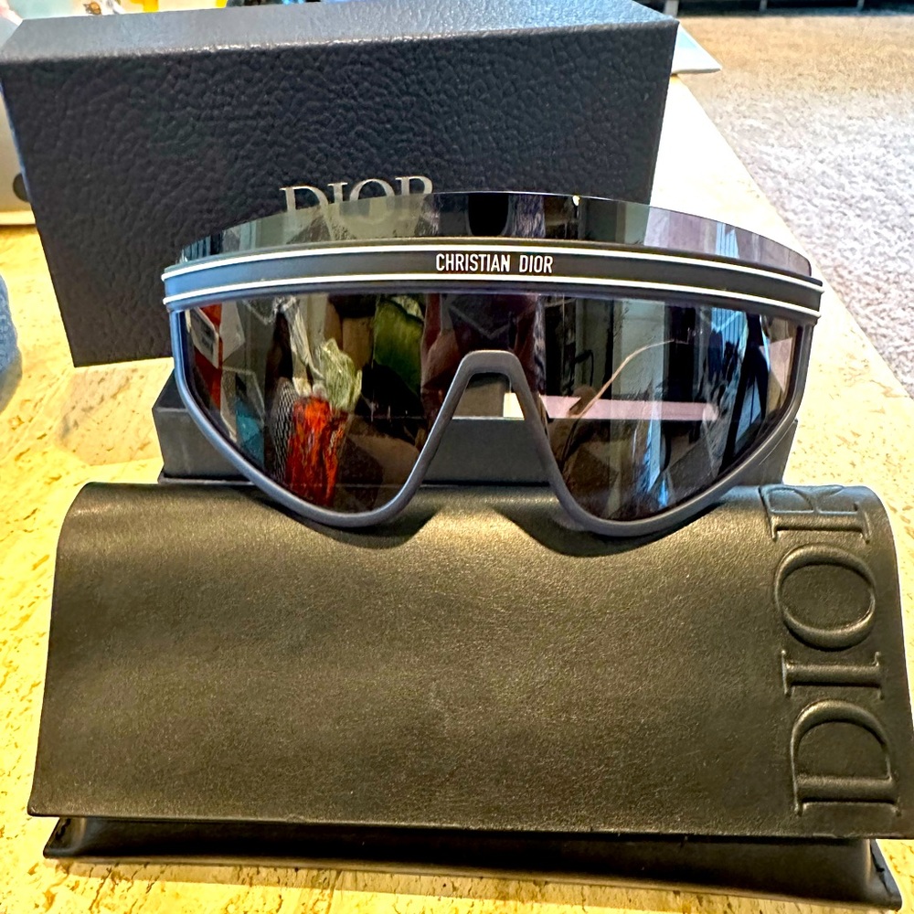 DiorClub M2U sunglasses